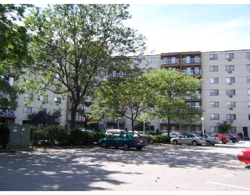 Unit for sale at 131 Coolidge Ave, Watertown, MA 02472