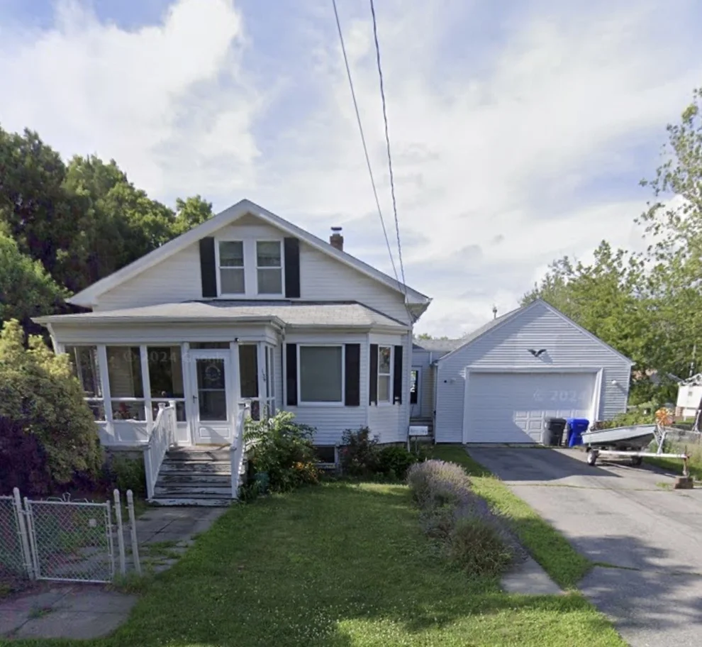 Unit for sale at 134 Kickemuit Rd, Warren, RI 02885