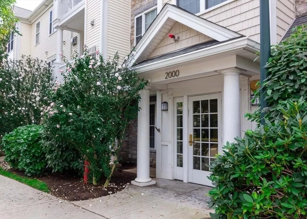 Unit for sale at 2201 Davenport Ave, Canton, MA 02021