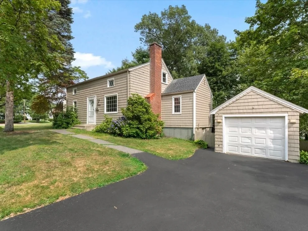 Unit for sale at 221 Kings Grant Rd, Marlborough, MA 01752