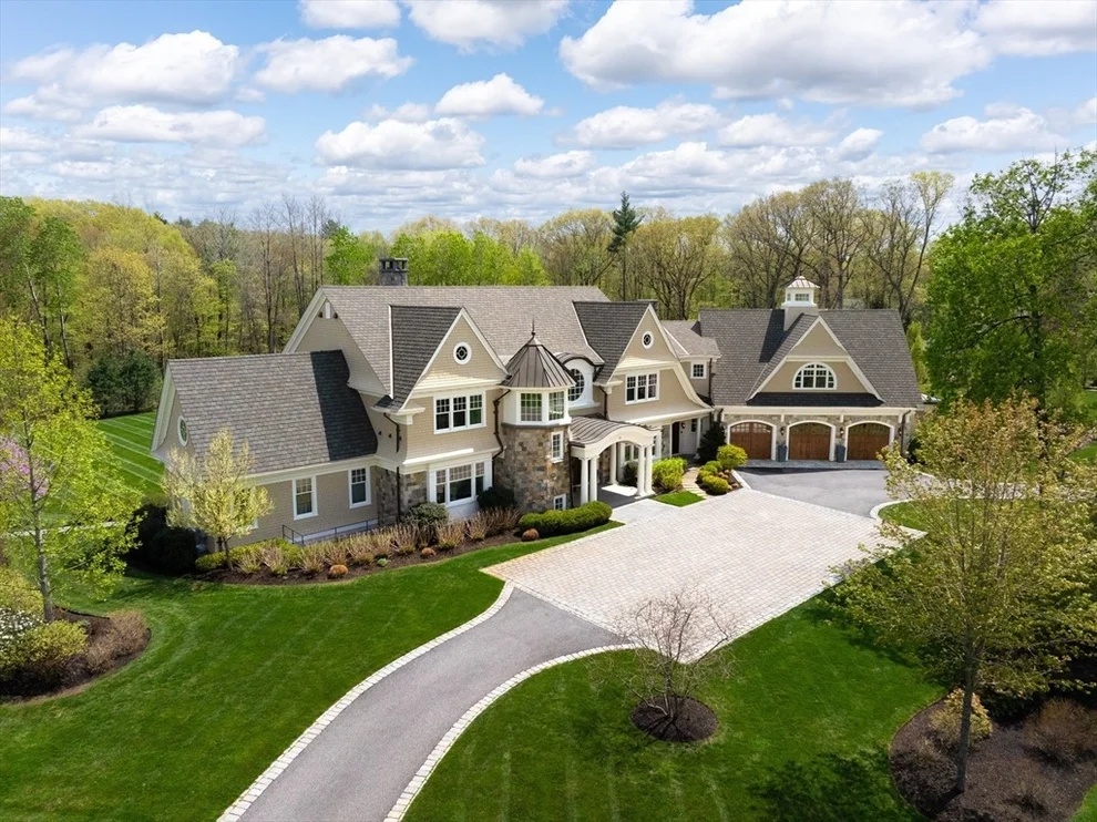 Unit for sale at 14 Lovers Lane, Southborough, MA 01772