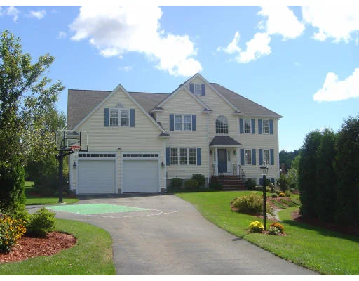 Unit for sale at 5 Shipley Circle, Westford, MA 01886