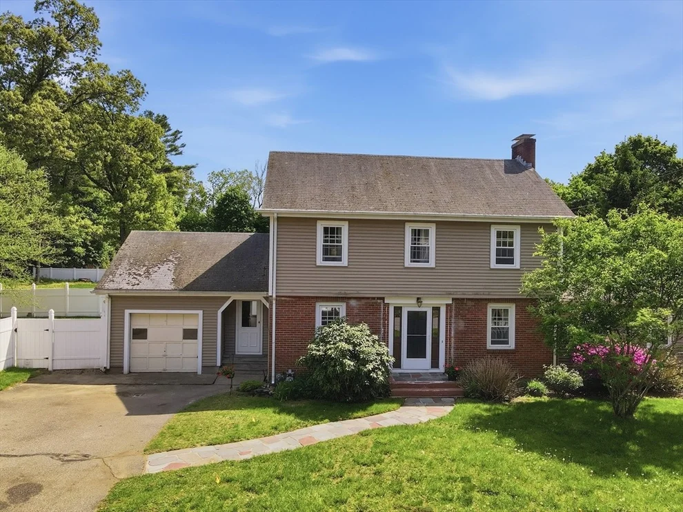 Unit for sale at 1 Valley View Rd, Wayland, MA 01778
