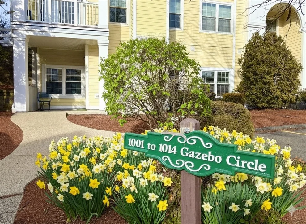 Unit for sale at 1014 Gazebo Circle, Reading, MA 01867