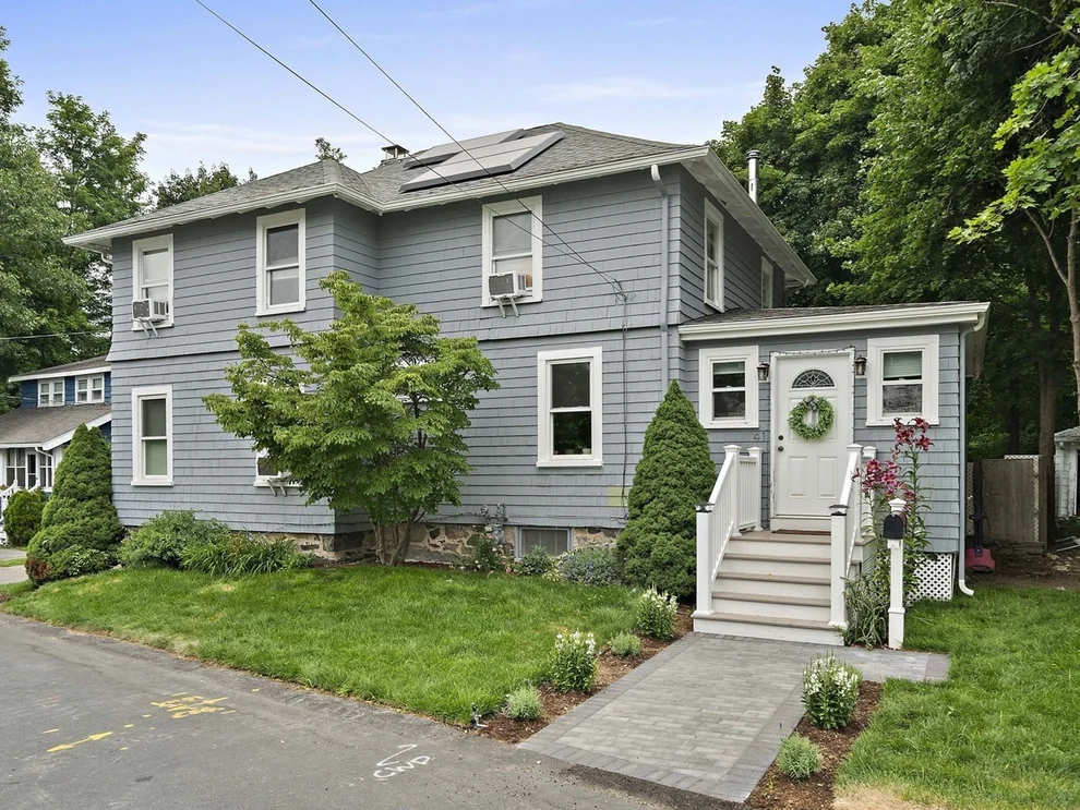 Unit for sale at 41 Chapel St, Canton, MA 02021