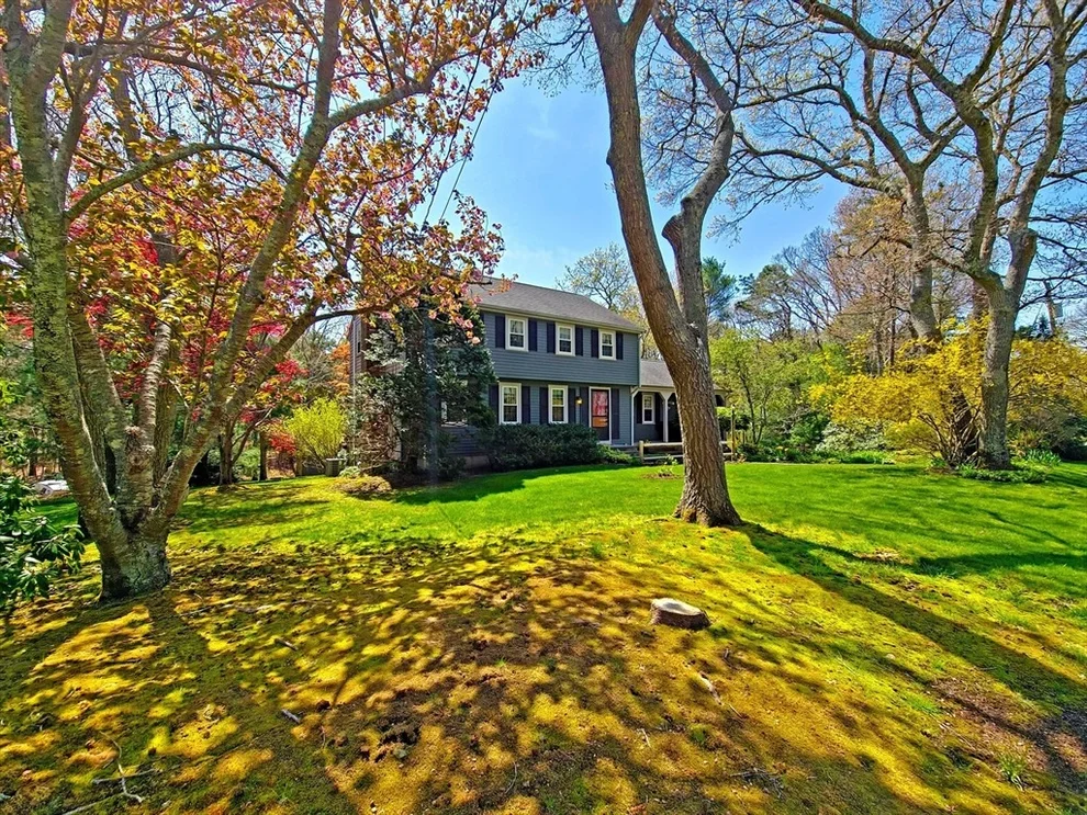 Unit for sale at 8 Schooner Ln, Bourne, MA 02559
