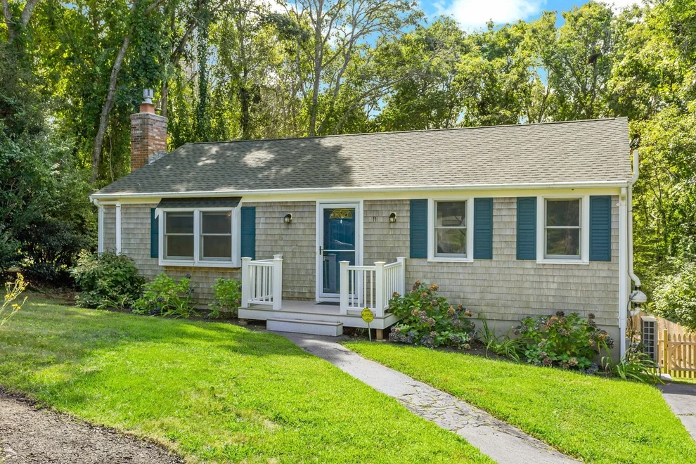 Unit for sale at 11 Warwick Way, Mashpee, MA 02649