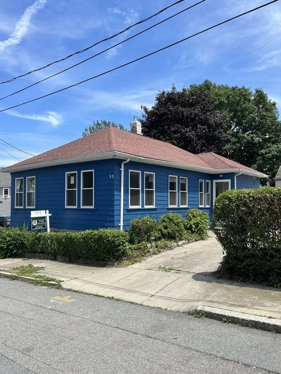 Unit for sale at 22 Queen St, Fall River, MA 02724