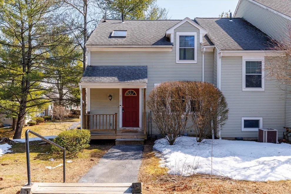 Unit for sale at 2101 Halcyon Dr, Worcester, MA 01606