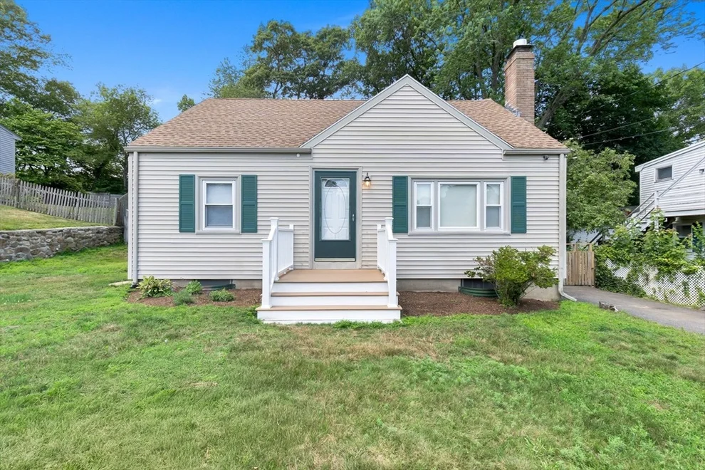 Unit for sale at 11 Herrick St Ext, Beverly, MA 01915