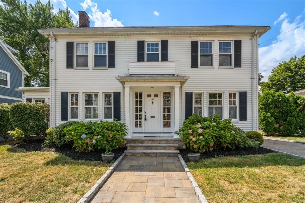 Unit for sale at 122 Lincoln Rd, Medford, MA 02155