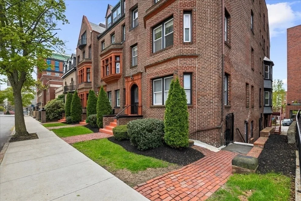 Unit for sale at 40 Elm St, Worcester, MA 01609