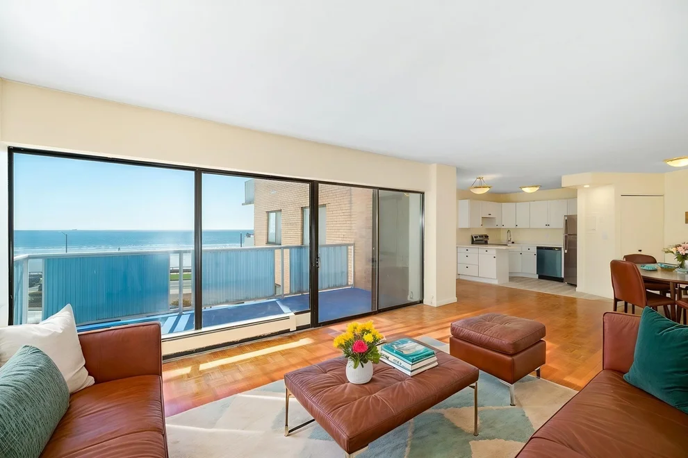 Unit for sale at 300 Lynn Shore Dr, Lynn, MA 01902