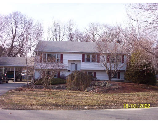 Unit for sale at 61 Hemlock Dr, Attleboro, MA 02703