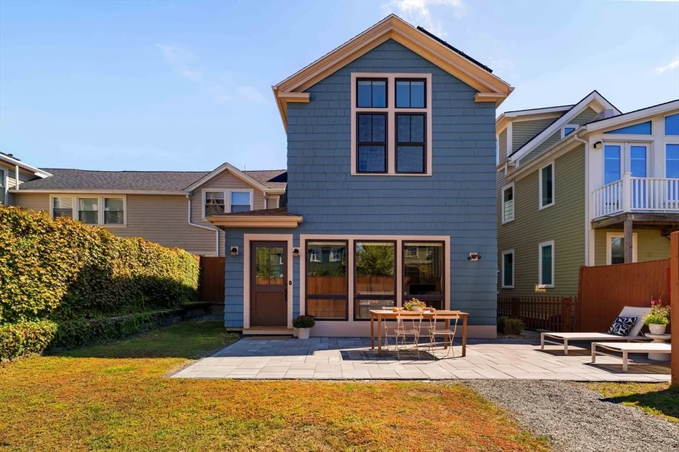 Unit for sale at 9 Oakland Street, Cambridge, MA 02139