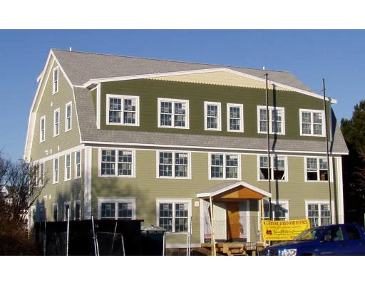 Unit for sale at 7-9 Essex Avenue, Gloucester, MA 01930