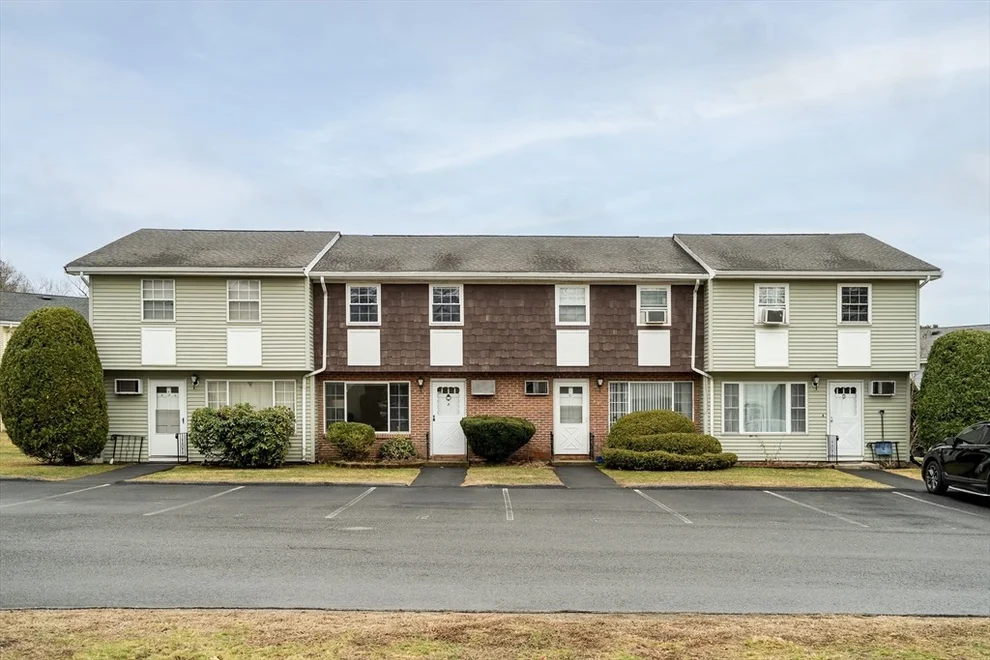 Unit for sale at 945 Riverside Dr, Methuen, MA 01844