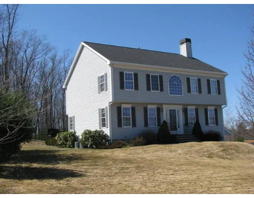 Unit for sale at 7 Tallowood Ln, Amesbury, MA 01913