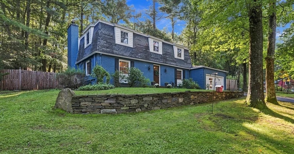 Unit for sale at 218 Heatherstone Rd, Amherst, MA 01002