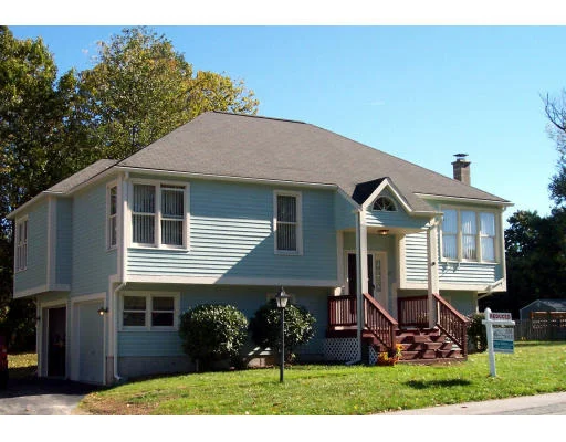 Unit for sale at 24 Pioneer Ln, Auburn, MA 01501