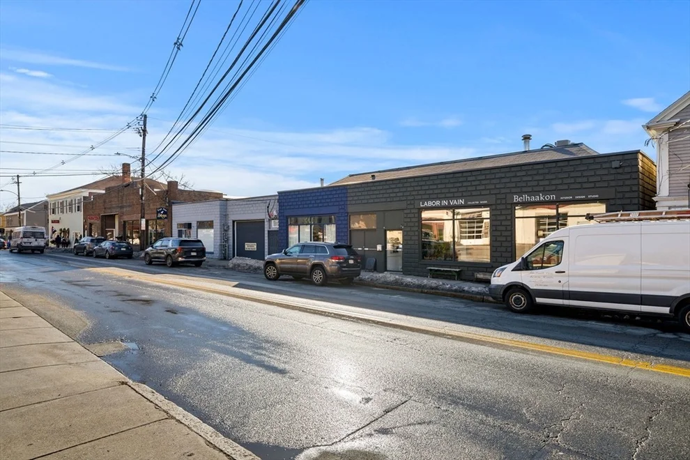 Unit for sale at 41 S Main St, Ipswich, MA 01938