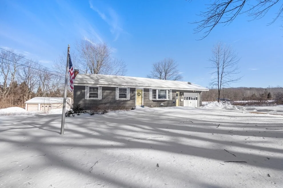 Unit for sale at 82 Glenwood Rd, Rutland, MA 01543