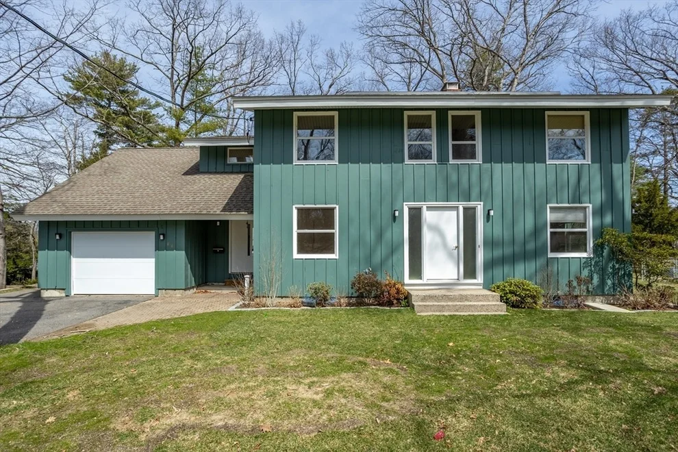 Unit for sale at 88 Lakeview Rd, Framingham, MA 01701