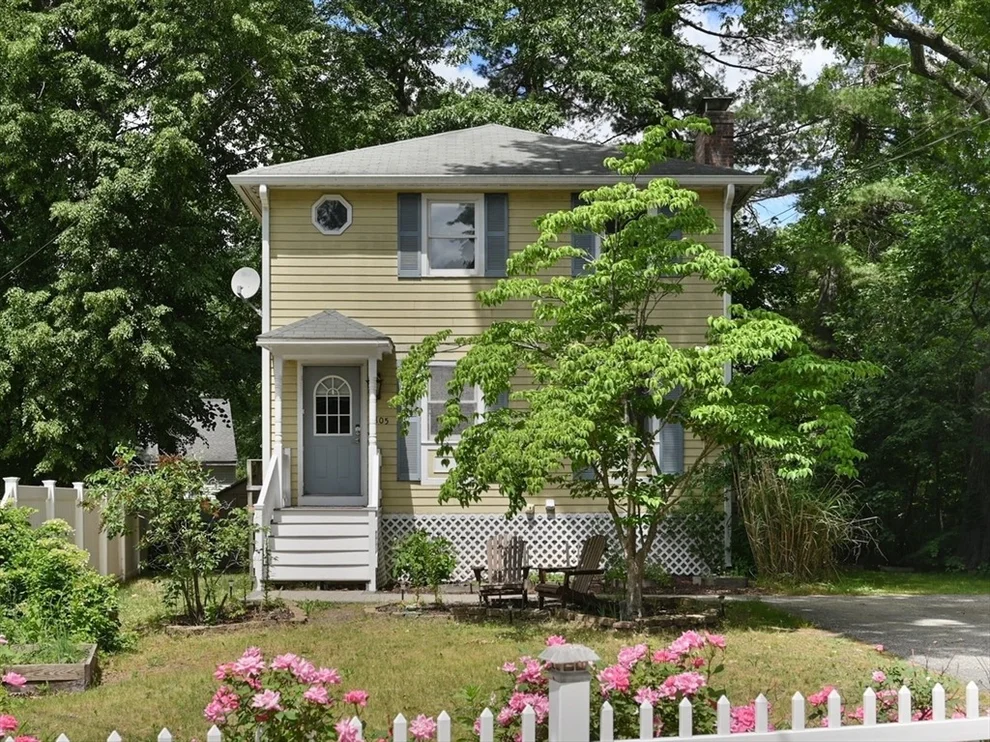 Unit for sale at 105 Grove Ave, Wilmington, MA 01887