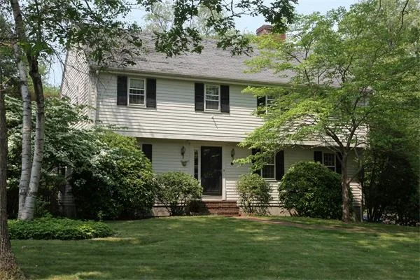 Unit for sale at 6 Concord Circle, Hingham, MA 02043