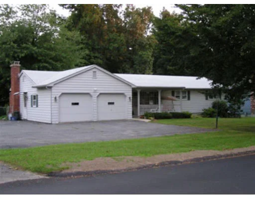 Unit for sale at 61 Lake Street, Shrewsbury, MA 01545