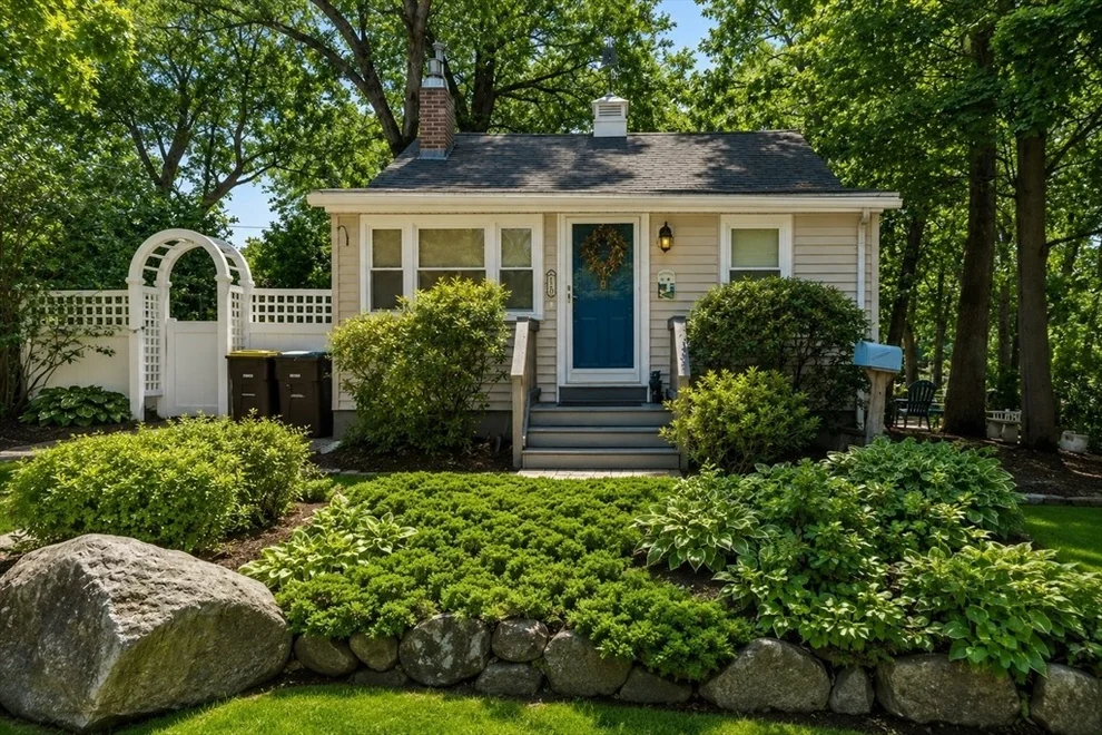 Unit for sale at 15 Morningside Path, Weymouth, MA 02189
