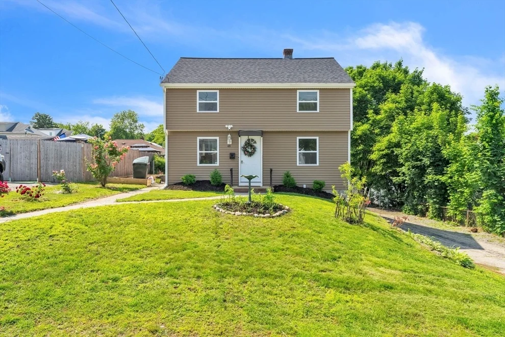 Unit for sale at 48 Aldrich St, Webster, MA 01570