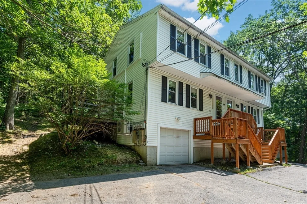 Unit for sale at 54 Noyes Rd, Londonderry, NH 03053