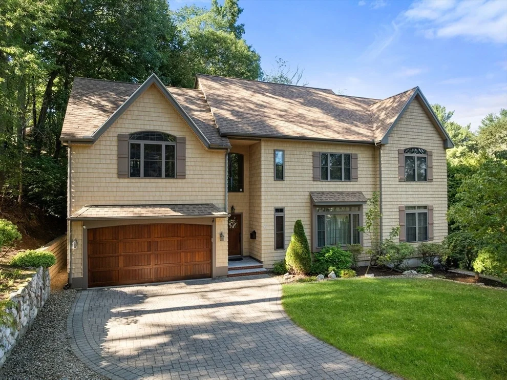 Unit for sale at 7 Henderson Rd, Lexington, MA 02420