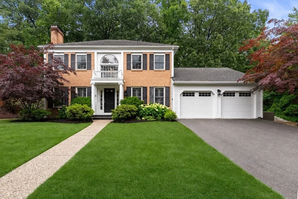 Unit for sale at 9 Hammersmith Dr, Saugus, MA 01906