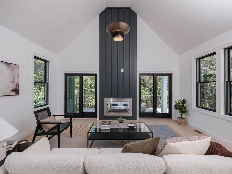 Unit for sale at 8 Elizabeth Ln, Hingham, MA 02043