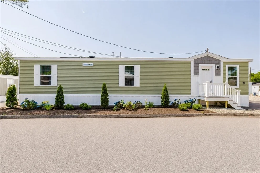 Unit for sale at 1346 Newport Ave, Attleboro, MA 02703