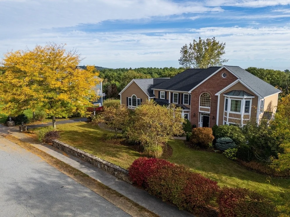 Unit for sale at 108 Windkist Farm Rd, North Andover, MA 01845