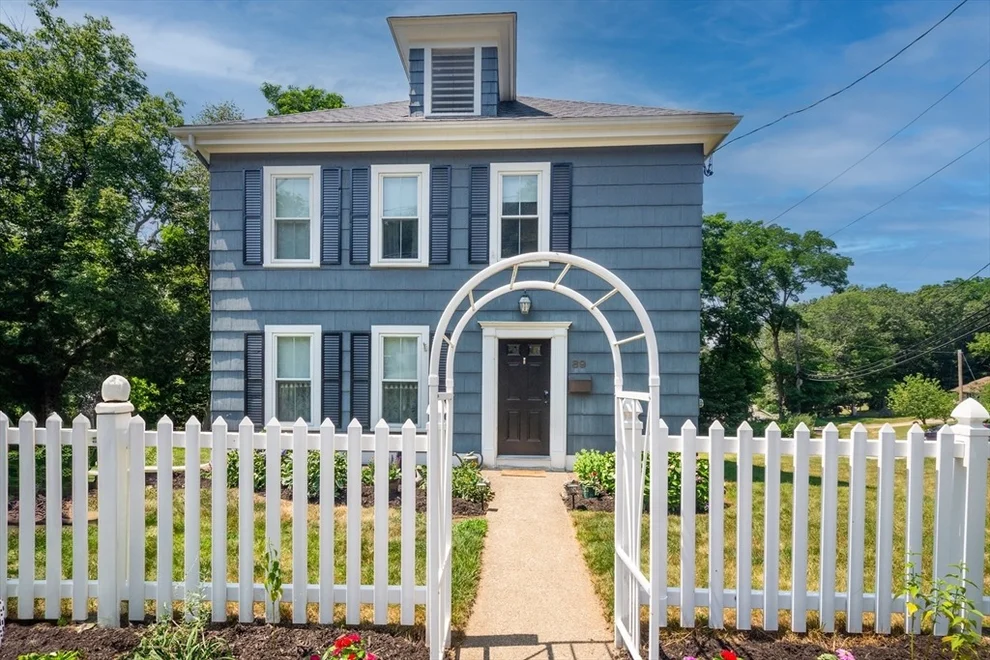 Unit for sale at 89 Congress St, Amesbury, MA 01913