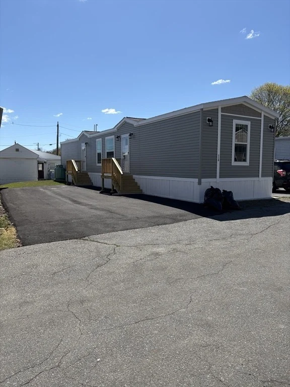 Unit for sale at 286 Newbury, Peabody, MA 01960