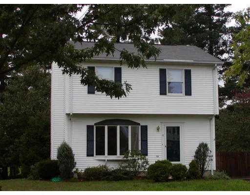 Unit for sale at 8 Beaver Ct, Franklin, MA 02038