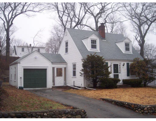 Unit for sale at 96 Beech St, Braintree, MA 02184