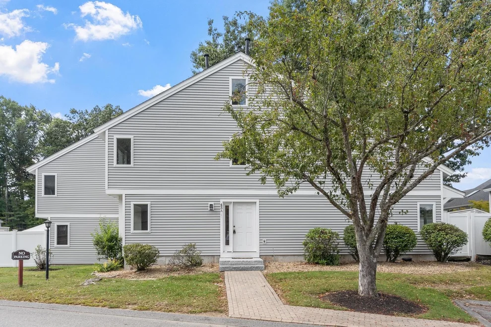 Unit for sale at 43 Meadow Pond Dr, Leominster, MA 01453