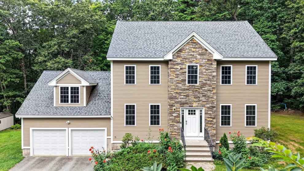 Unit for sale at 12 Cowdry Hill Rd, Westford, MA 01886
