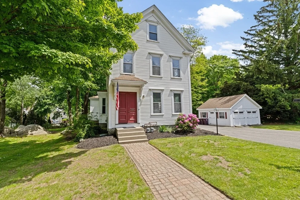 Unit for sale at 225 Pleasant St, Weymouth, MA 02190