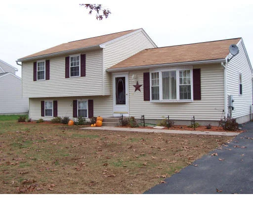 Unit for sale at 108 Pheasant Dr, Springfield, MA 01119