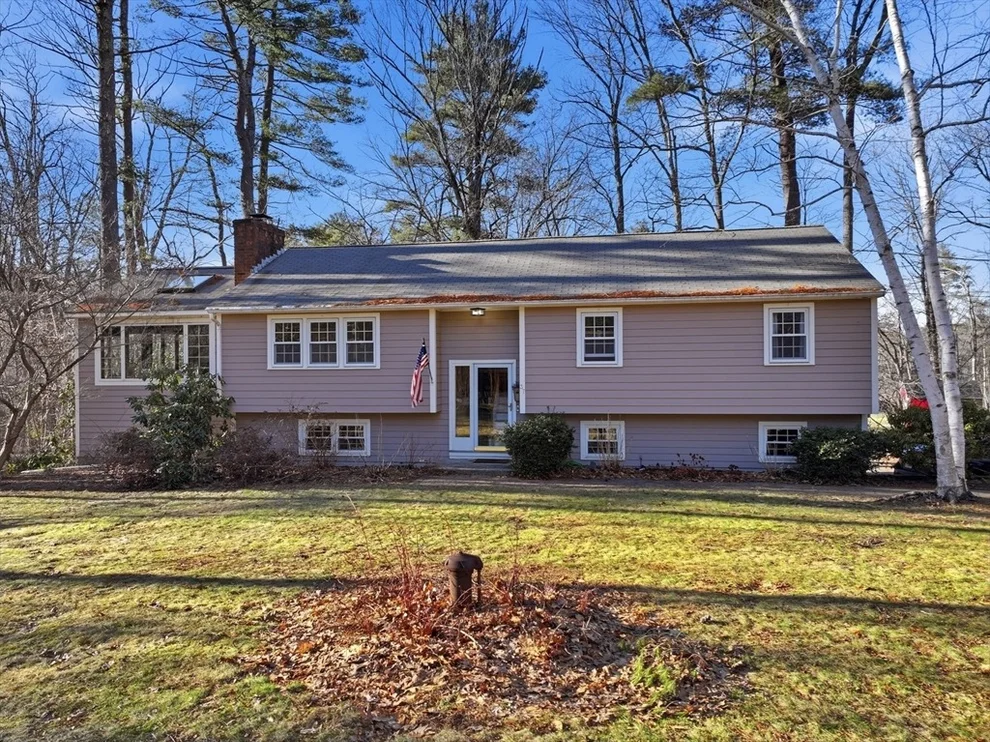 Unit for sale at 37 Woodlawn Dr, Sturbridge, MA 01566