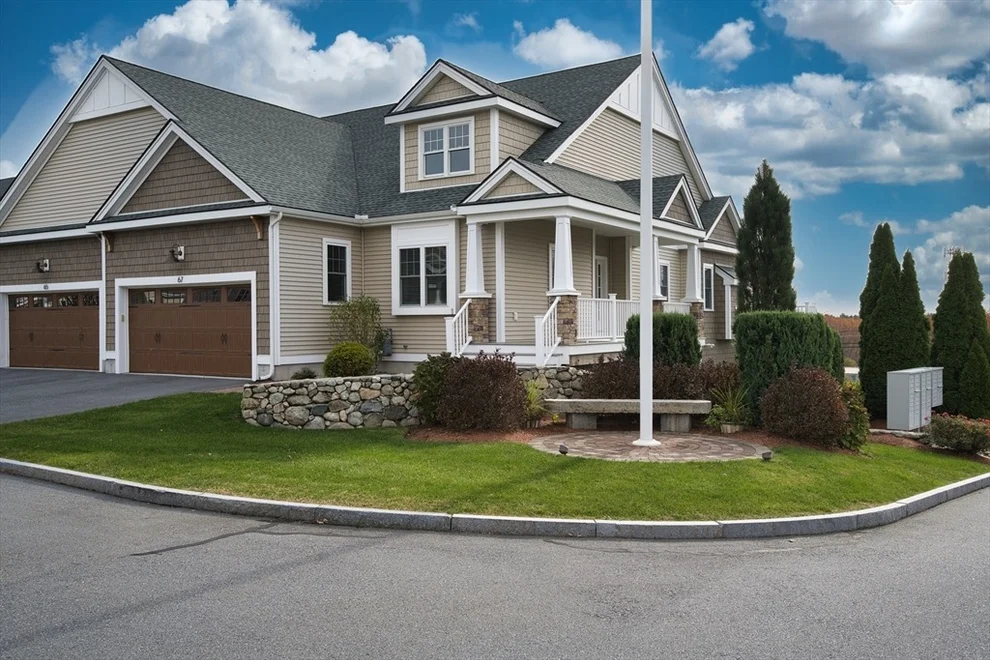 Unit for sale at 67 Fox Hill Ln, Dracut, MA 01826