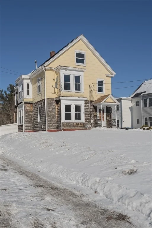 Unit for sale at 1004 S Franklin St, Holbrook, MA 02343