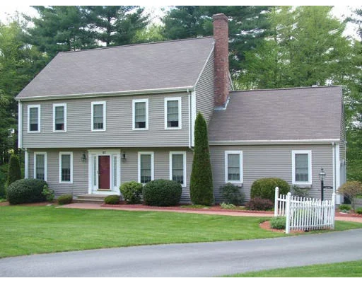 Unit for sale at 27 Beech Street, Northbridge, MA 01534